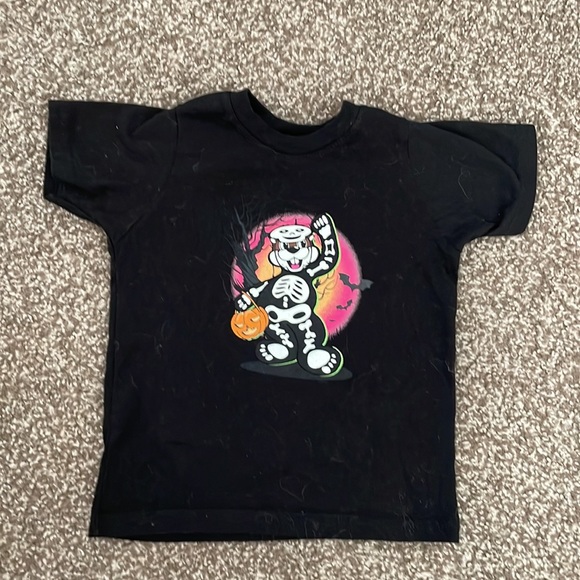 Buc-ee’s spooky stuff t-shirt - 2T - Picture 2 of 4